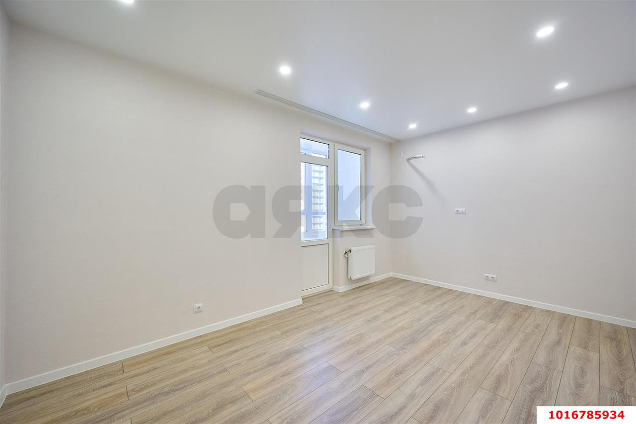 Фото №2: 2-комнатная квартира 63 м² - Краснодар, Карасунский внутригородской округ, Камвольно-суконный Комбинат, мкр. ЖК Урал, ул. Уральская, 87/7