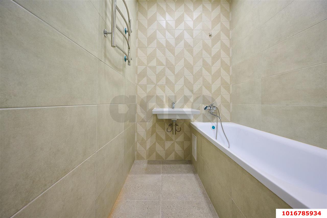 Фото №12: 2-комнатная квартира 63 м² - Краснодар, Карасунский внутригородской округ, Камвольно-суконный Комбинат, мкр. ЖК Урал, ул. Уральская, 87/7