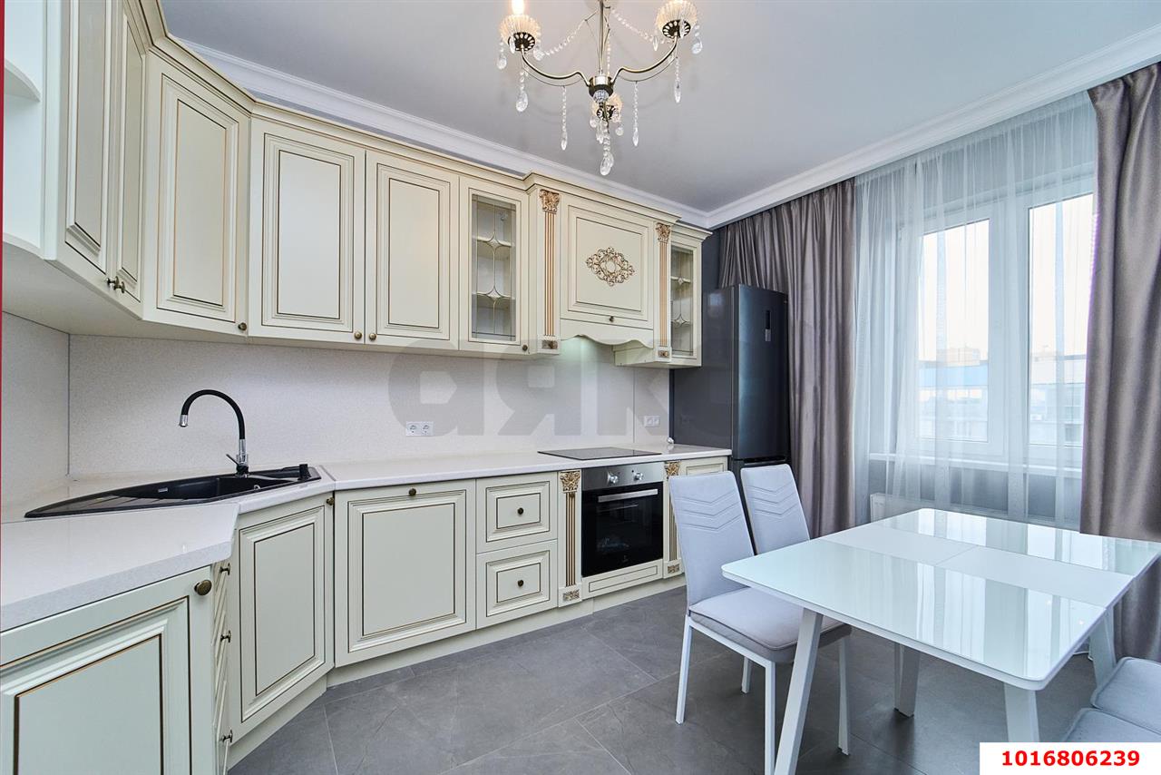 Фото №1: 2-комнатная квартира 68 м² - Краснодар, Карасунский внутригородской округ, Хлопчато-бумажный Комбинат, мкр. жилой комплекс Аквамарин, ул. Уральская, 75к2