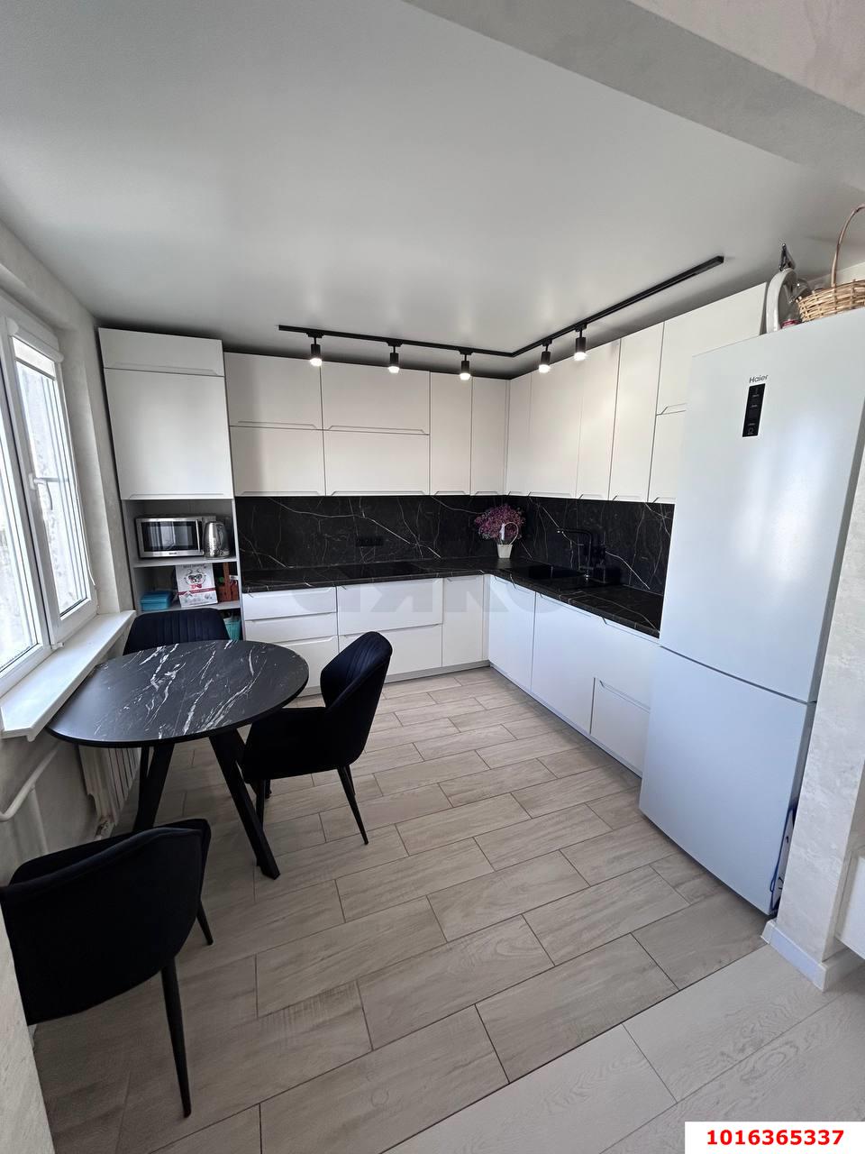 Фото №1: 3-комнатная квартира 71 м² - Краснодар, Западный внутригородской округ, мкр. Юбилейный, ул. Рождественская набережная, 11