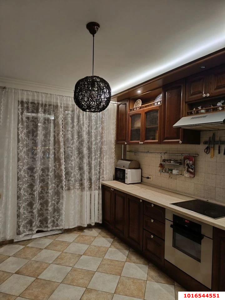 Фото №2: 2-комнатная квартира 64 м² - Краснодар, Западный внутригородской округ, мкр. Юбилейный, ул. Думенко, 33