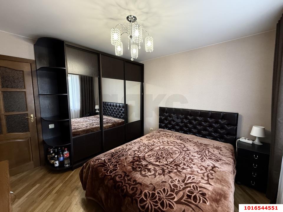 Фото №6: 2-комнатная квартира 64 м² - Краснодар, Западный внутригородской округ, мкр. Юбилейный, ул. Думенко, 33