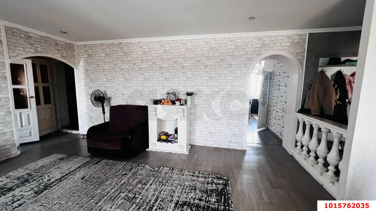 Фото №1: 4-комнатная квартира 98 м² - Динская, ул. Красноармейская, 52А