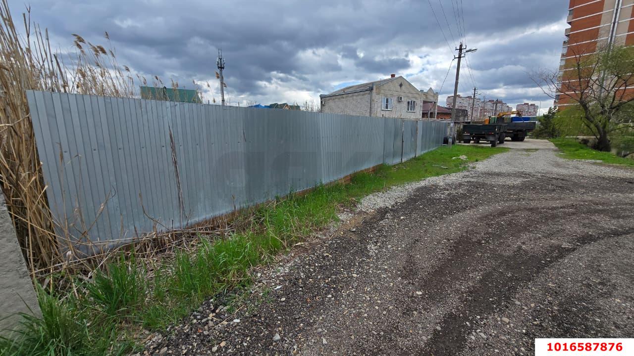 Фото №1: Земельный участок под ИЖС - Краснодар, Прикубанский внутригородской округ, Завод Радиоизмерительных Приборов, п. Калинино, ул. Российская, 329