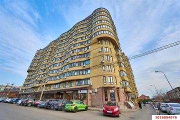 Фото №1: 2-комнатная квартира 75 м² - Краснодар, мкр. Камвольно-суконный Комбинат, ул. Бородинская, 10