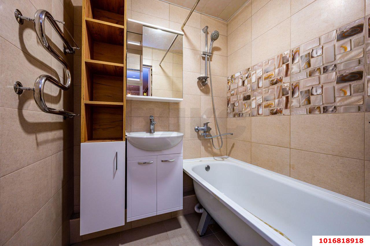 Фото №9: 2-комнатная квартира 64 м² - Краснодар, Прикубанский внутригородской округ, мкр. Военный городок № 109, ул. Кореновская, 73