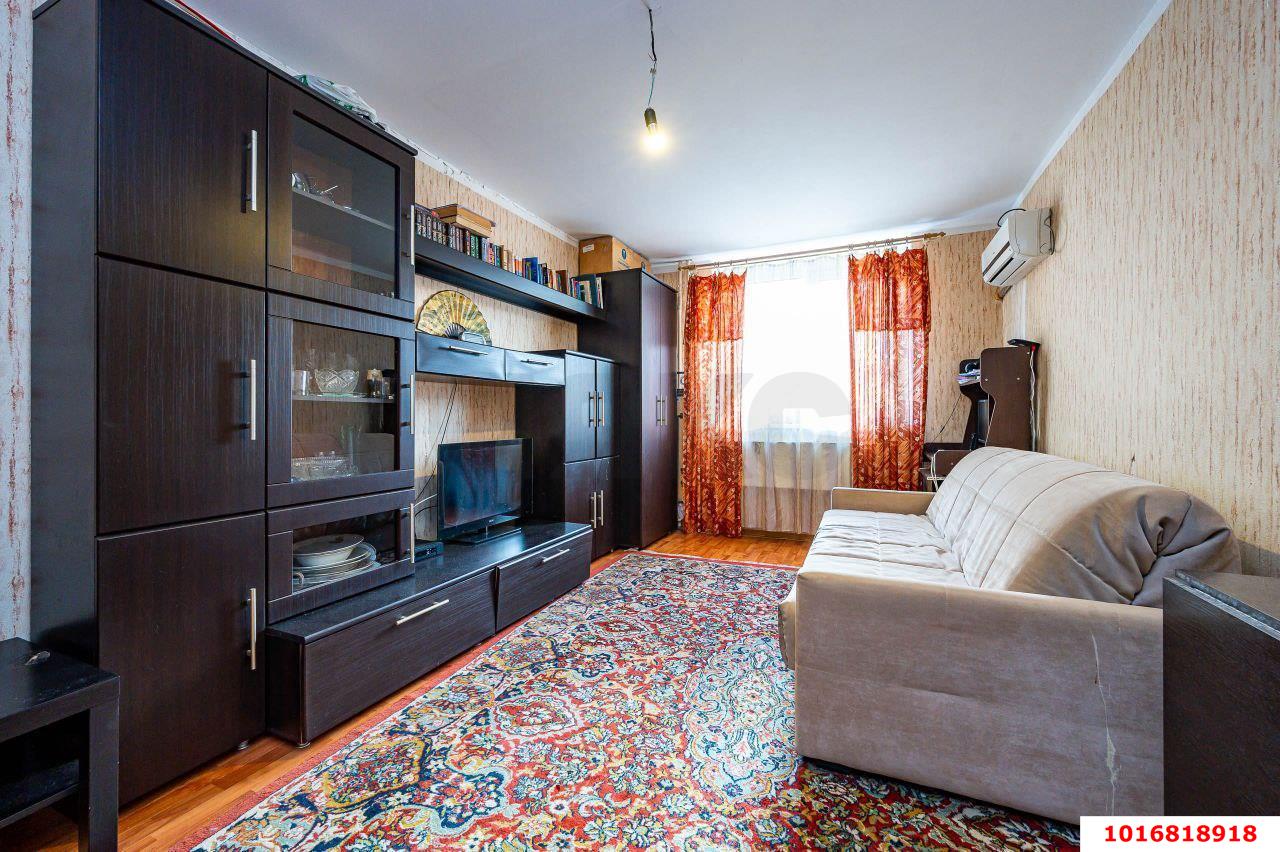 Фото №1: 2-комнатная квартира 64 м² - Краснодар, Прикубанский внутригородской округ, мкр. Военный городок № 109, ул. Кореновская, 73