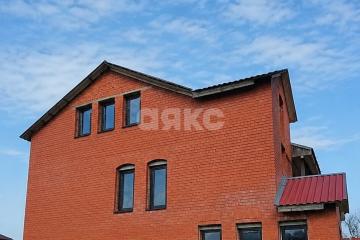 Фото №1: Дом <span class="whitespace-nowrap">250 м²</span> <span class="whitespace-nowrap">+ 7.3 сот.</span>, <span class="whitespace-nowrap">3 эт.</span> - Саратовская, мкр. 13-й квартал, 5
