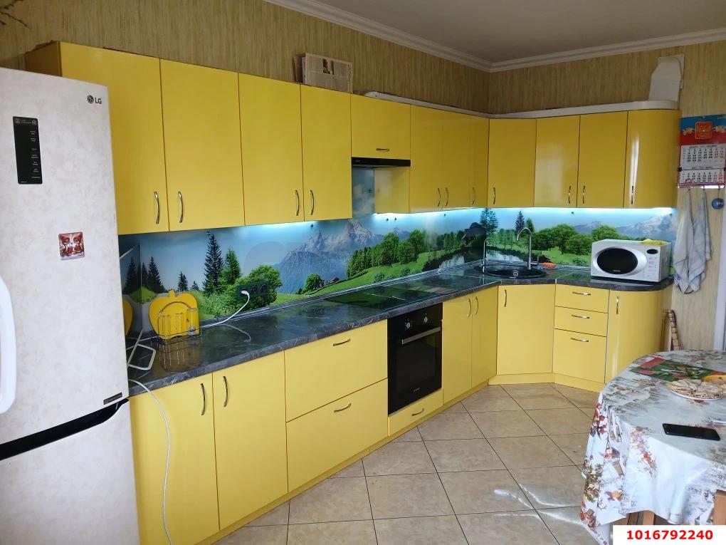 Фото №1: 3-комнатная квартира 81 м² - Краснодар, Прикубанский внутригородской округ, мкр. Московский, ул. им. Артюшкова В.Д., 3