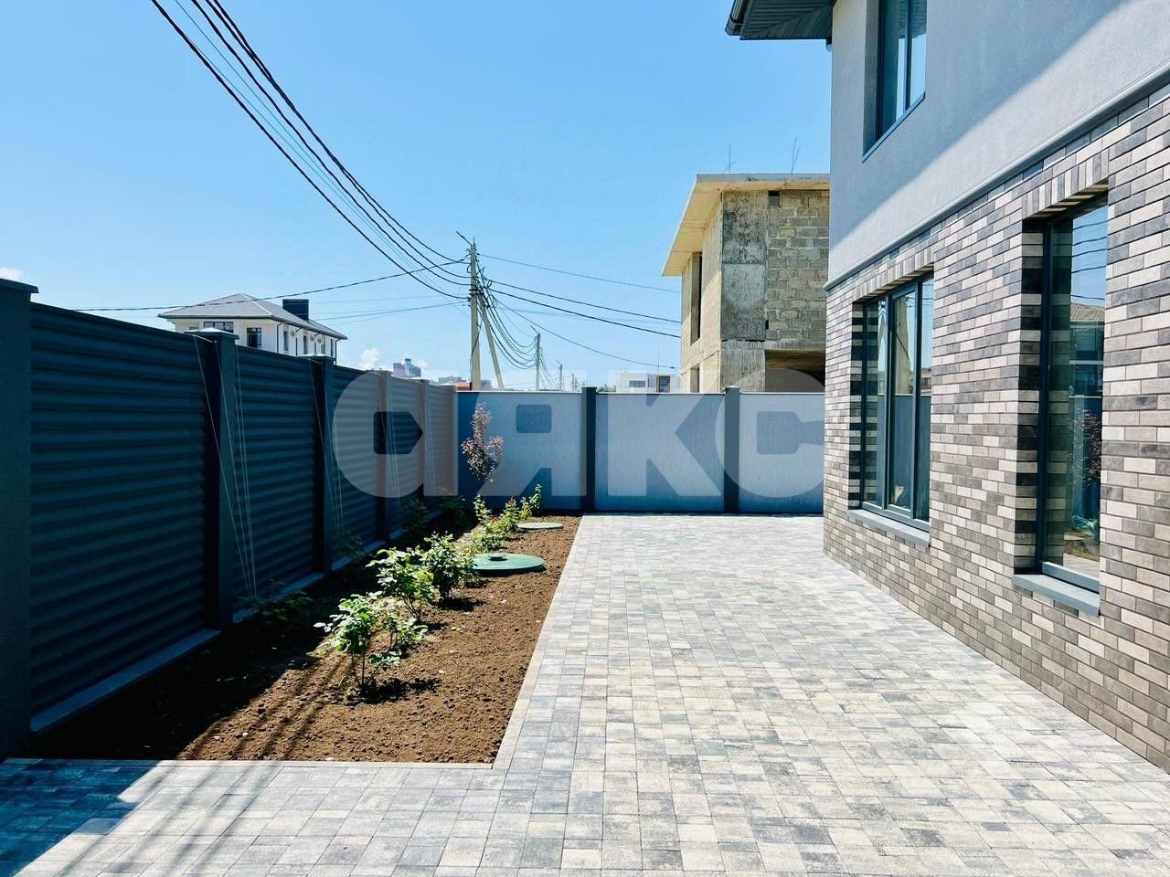 Фото №2: Коттедж 160 м² + 3.2 сот. - Геленджик, мкр. Голубая Бухта, ул. Кипарисовая, 15