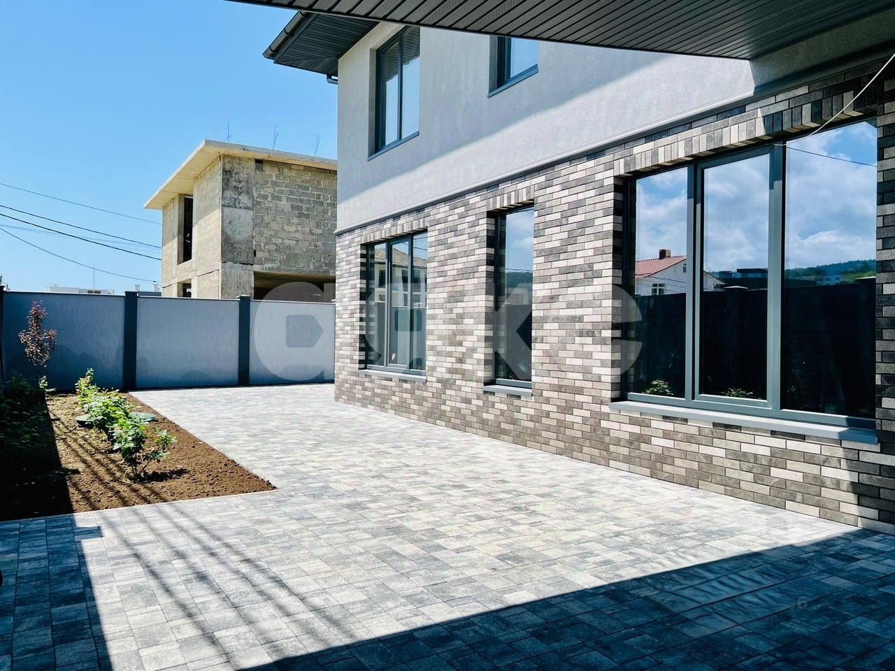 Фото №1: Коттедж 160 м² + 3.2 сот. - Геленджик, мкр. Голубая Бухта, ул. Кипарисовая, 15