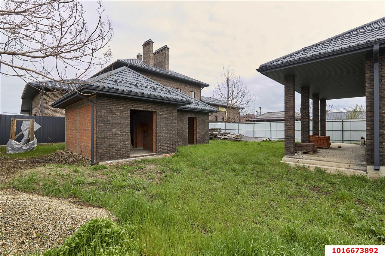 Фото №6: Дом 138 м² + 8 сот. - Краснодар, Прикубанский внутригородской округ, п. коттеджный  Барвиха, пр-д 2-й  Писателя Степанова, 7