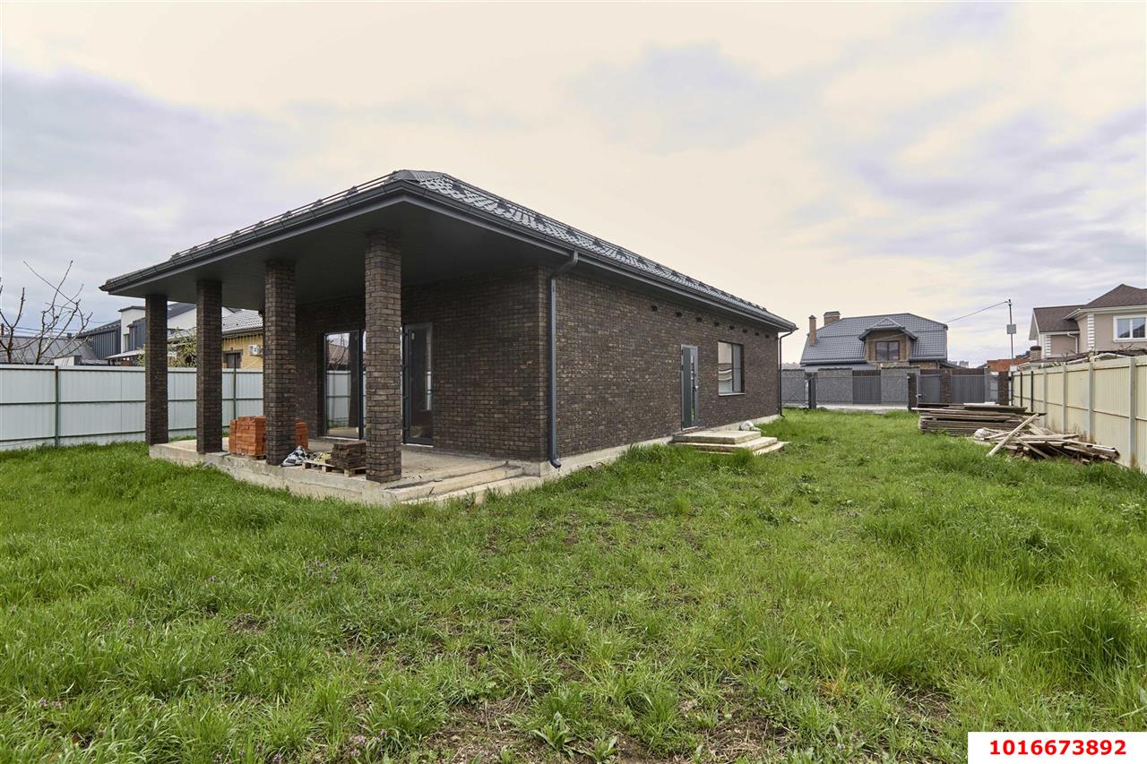 Фото №7: Дом 138 м² + 8 сот. - Краснодар, Прикубанский внутригородской округ, п. коттеджный  Барвиха, пр-д 2-й  Писателя Степанова, 7