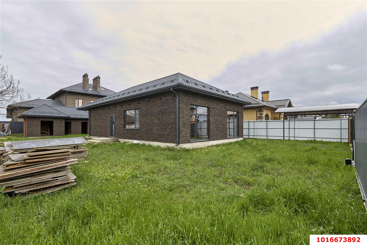 Фото №4: Дом 138 м² + 8 сот. - Краснодар, Прикубанский внутригородской округ, п. коттеджный  Барвиха, пр-д 2-й  Писателя Степанова, 7