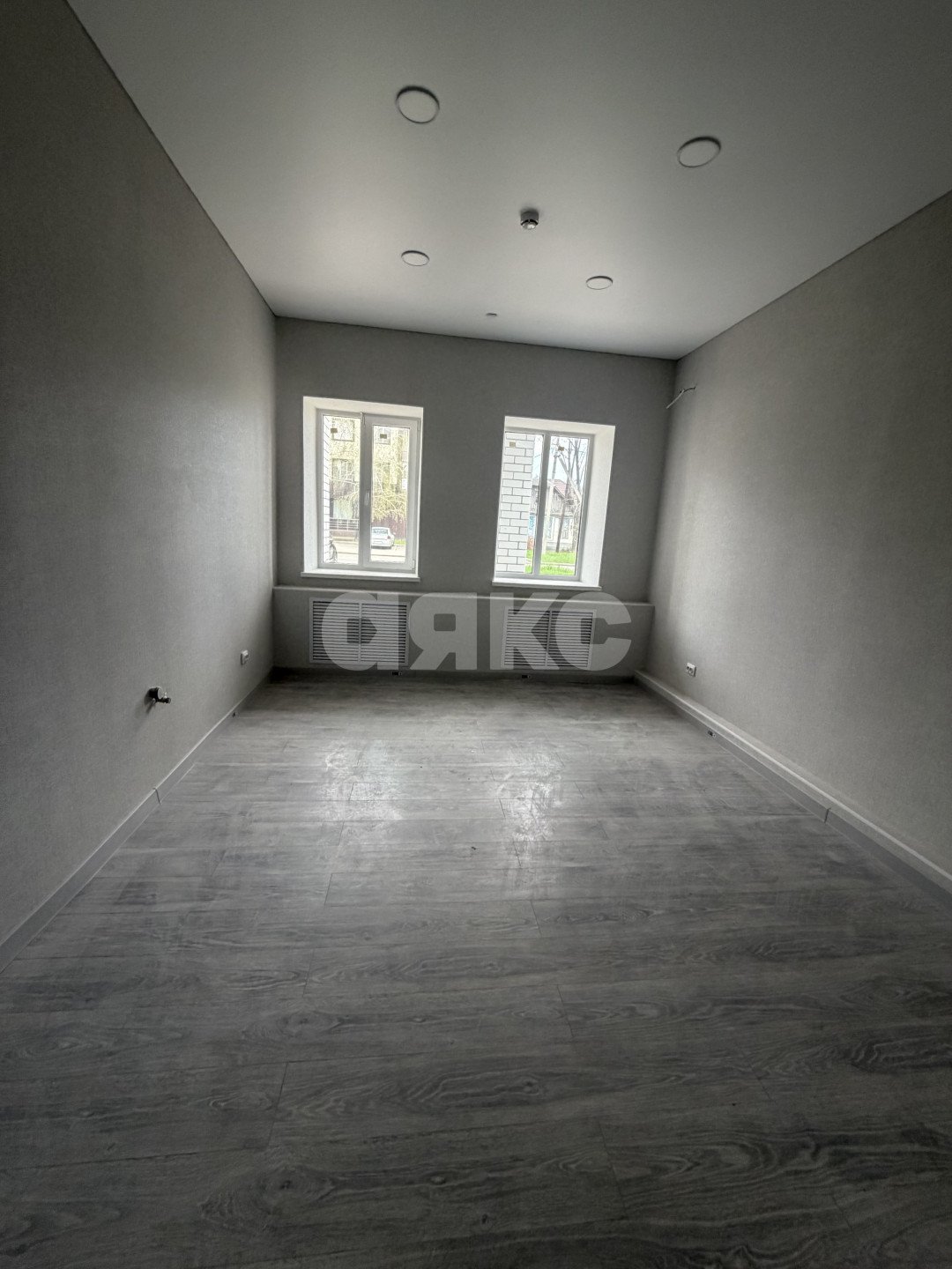 Фото №9: Коммерция 500 м² - Майкоп, ул. Кубанская