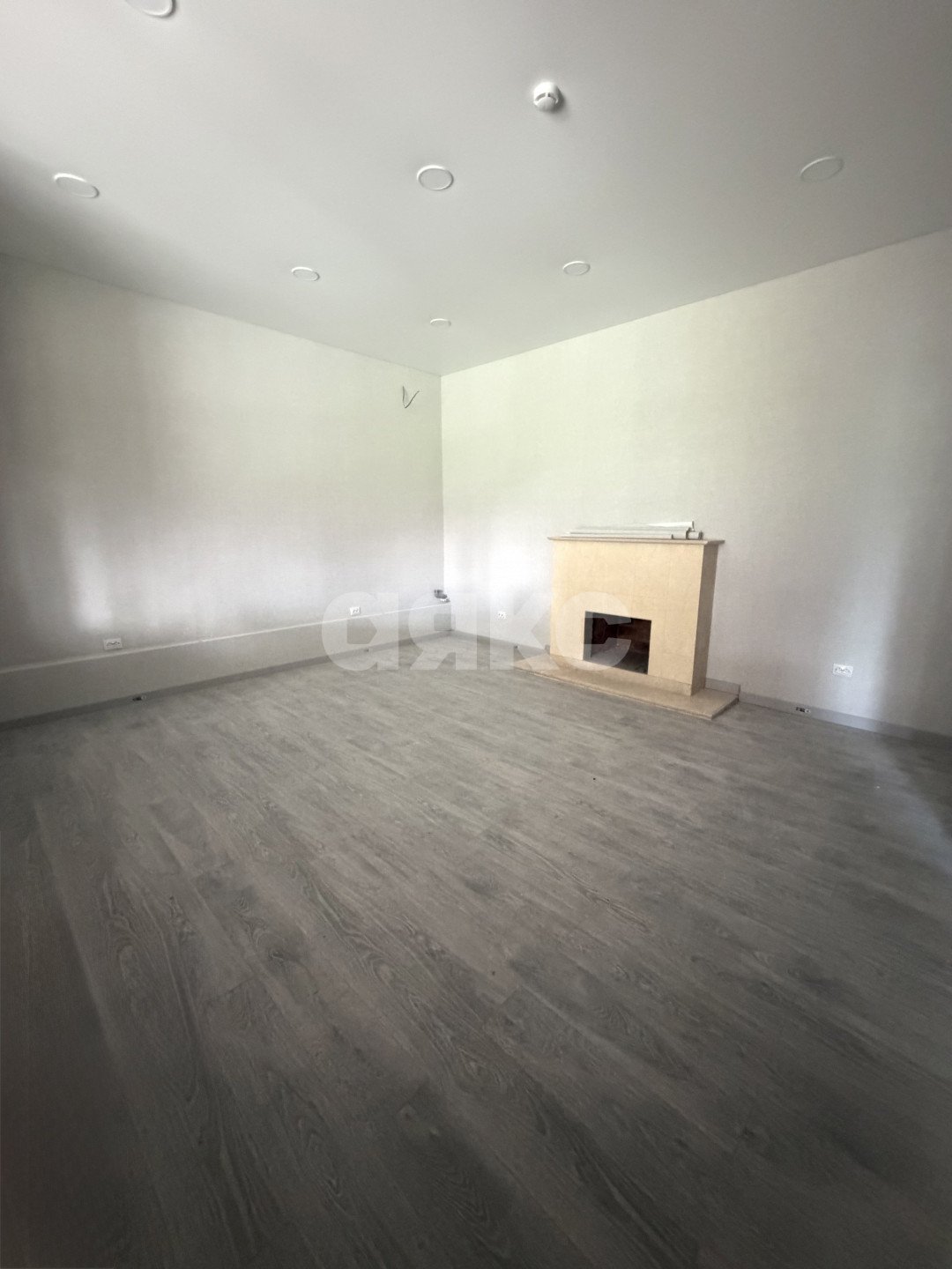 Фото №11: Коммерция 500 м² - Майкоп, ул. Кубанская, 17