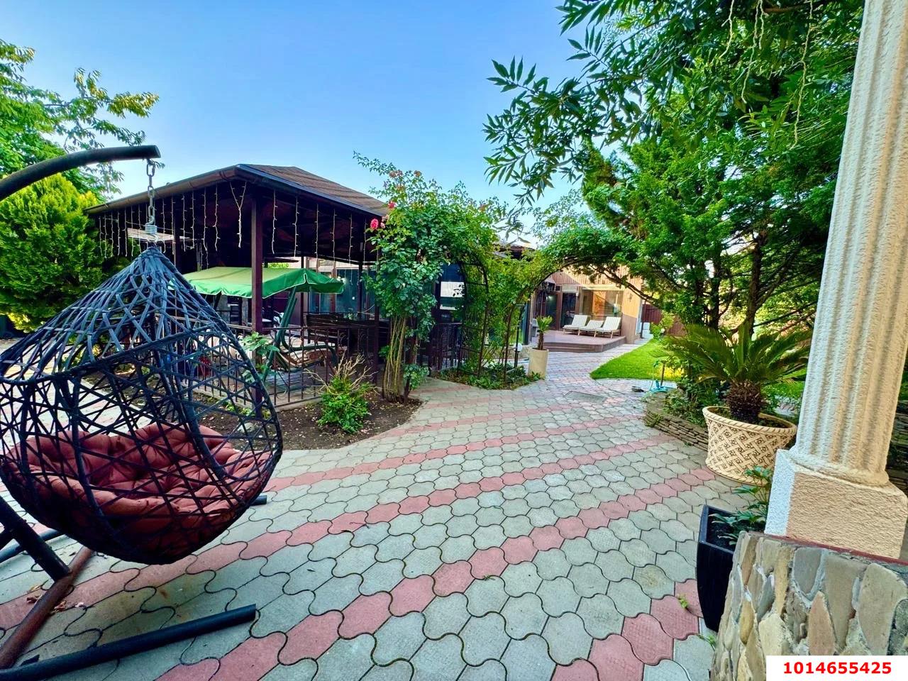 Фото №2: Дом 326 м² + 8 сот. - Краснодар, Прикубанский внутригородской округ, Калинино, мкр. Завод Радиоизмерительных Приборов, ул. Виктора Гришина, 38