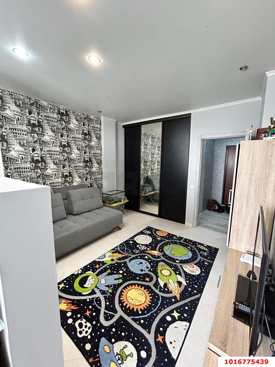 Фото №1: 1-комнатная квартира 43 м² - Краснодар, Центральный внутригородской округ, мкр. Дубинка, ул. КИМ, 143/1