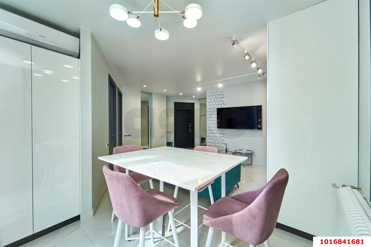 Фото №6: 1-комнатная квартира <span class="whitespace-nowrap">54 м²</span>, <span class="whitespace-nowrap">13/24 эт.</span> - Краснодар, Западный внутригородской округ, мкр. ЖК Аврора, ул. имени Дзержинского, 95