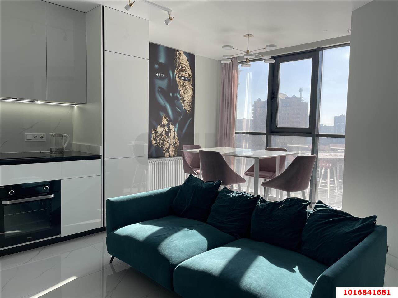 Фото №1: 1-комнатная квартира 54 м² - Краснодар, ЖК Аврора, Западный внутригородской округ, мкр. жилой комплекс Аврора, ул. имени Дзержинского, 95