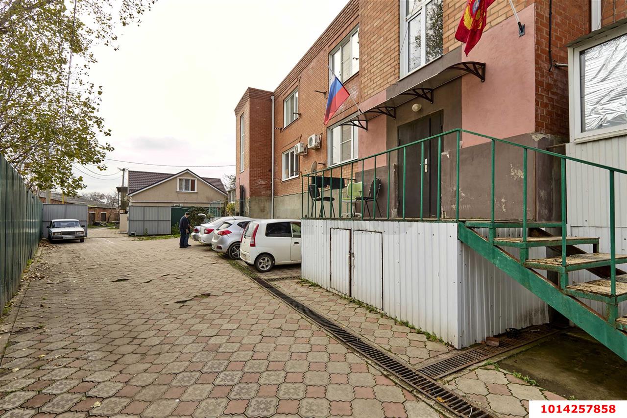 Фото №6: Коммерция 55 м² - Краснодар, Центральный внутригородской округ, мкр. Дубинка, пер. Безназванный, 4
