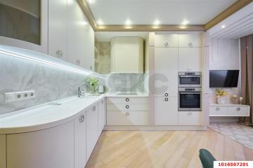 Фото №1: 2-комнатная квартира 64 м² - Краснодар, мкр. жилой комплекс Гарантия, ул. Восточно-Кругликовская, 42/3к2