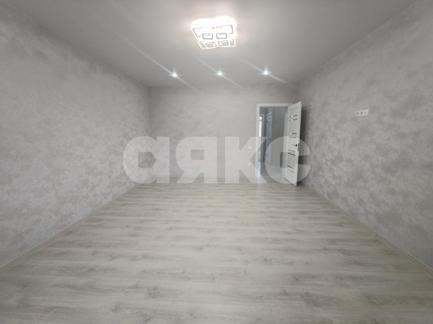 Фото №2: 2-комнатная квартира 55 м² - Кореновск, мкр. 10-й, ул. Таманская, 3к2