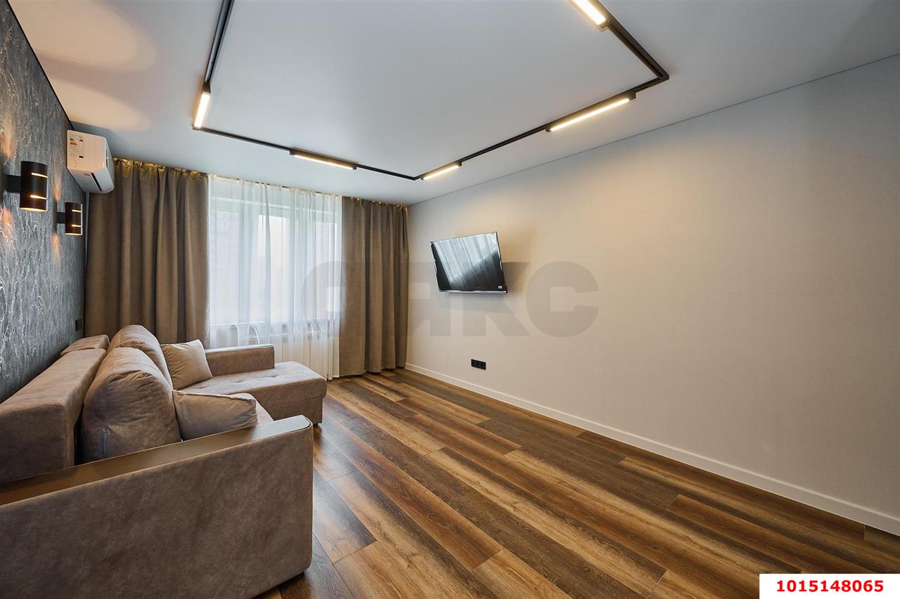 Фото №3: 1-комнатная квартира <span class="whitespace-nowrap">41 м²</span>, <span class="whitespace-nowrap">5/16 эт.</span> - Краснодар, Карасунский внутригородской округ, мкр. Почтовый, пр-кт имени писателя Знаменского, 12