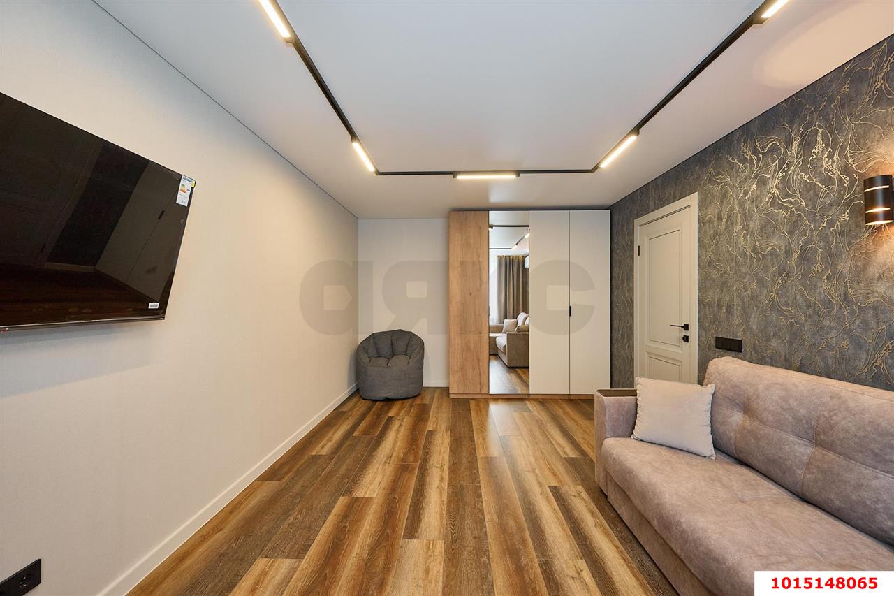 Фото №4: 1-комнатная квартира <span class="whitespace-nowrap">41 м²</span>, <span class="whitespace-nowrap">5/16 эт.</span> - Краснодар, Карасунский внутригородской округ, мкр. Почтовый, пр-кт имени писателя Знаменского, 12