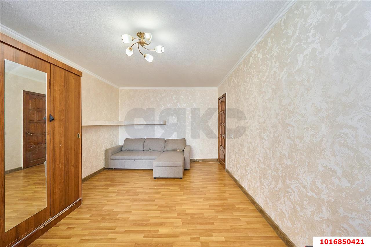 Фото №3: 2-комнатная квартира 55 м² - Краснодар, Прикубанский внутригородской округ, мкр. Завод Измерительных Приборов, ул. имени 40-летия Победы, 37/3