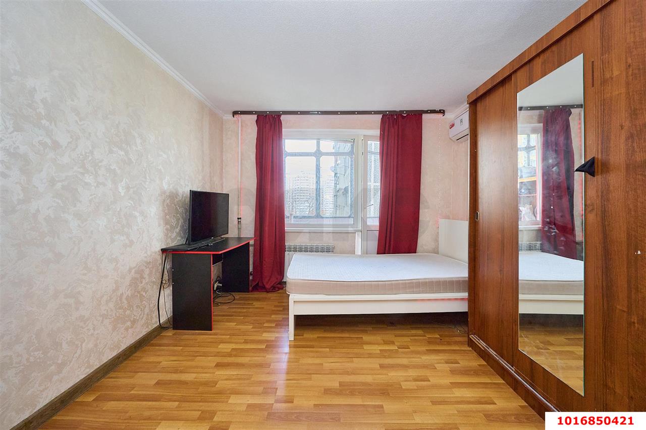 Фото №1: 2-комнатная квартира 55 м² - Краснодар, Прикубанский внутригородской округ, мкр. Завод Измерительных Приборов, ул. имени 40-летия Победы, 37/3
