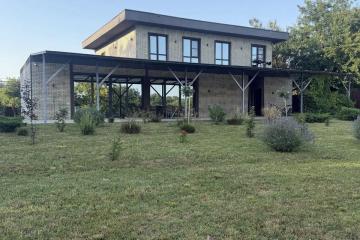 Фото №1: Дом 424 м² - Украинский, ул. Первомайская, 83