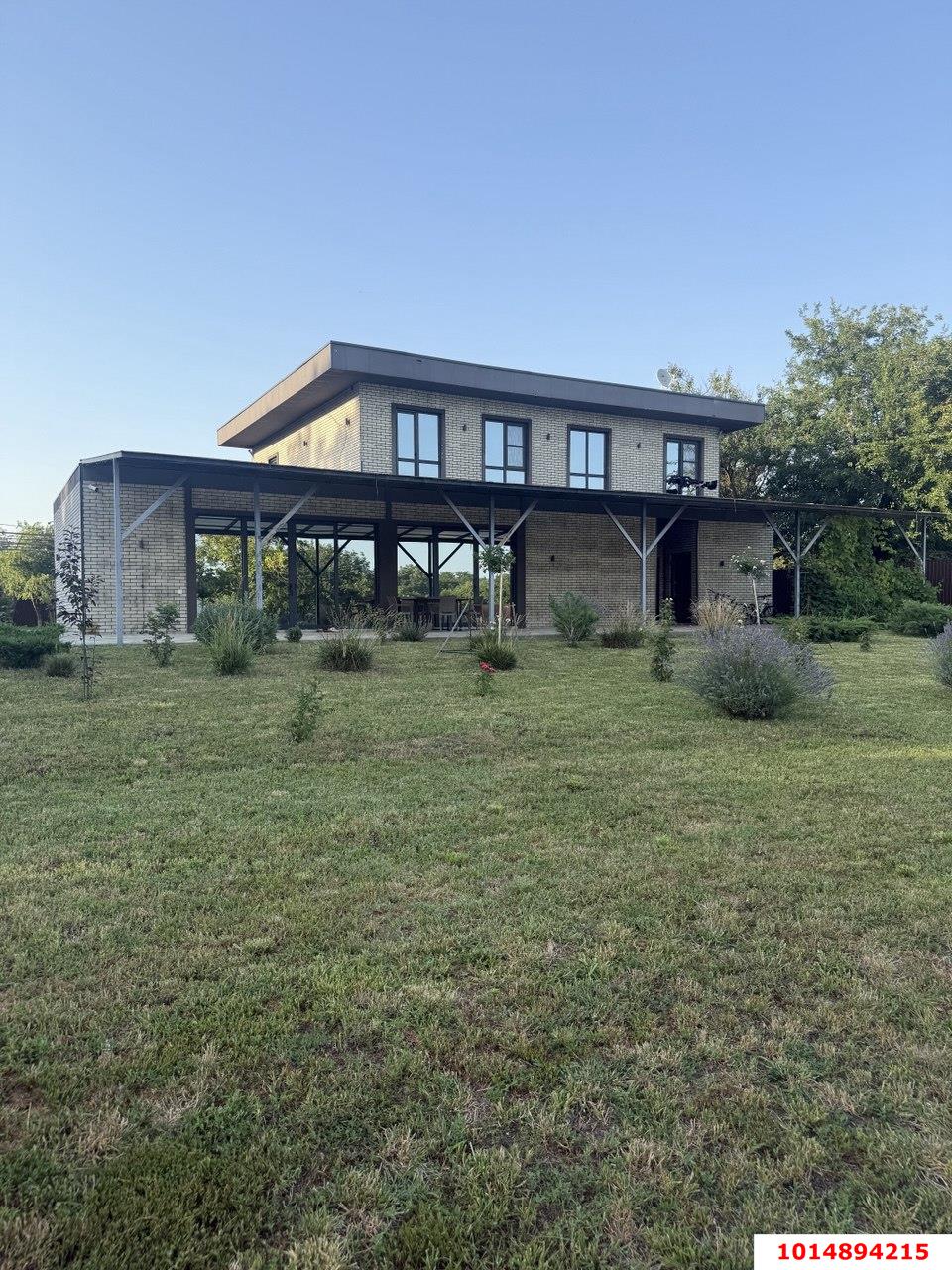 Фото №1: Дом 424 м² + 40 сот. - Украинский, ул. Первомайская, 83