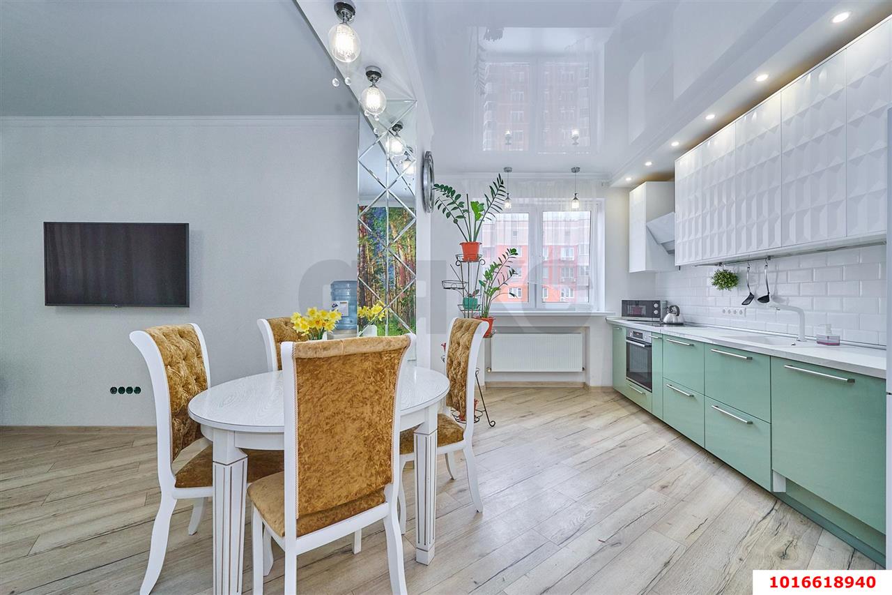 Фото №3: 3-комнатная квартира 88 м² - Краснодар, Прикубанский внутригородской округ, Фестивальный, Солнечный, мкр. жилой комплекс Екатеринодар, пр-кт Константина Образцова, 6/2