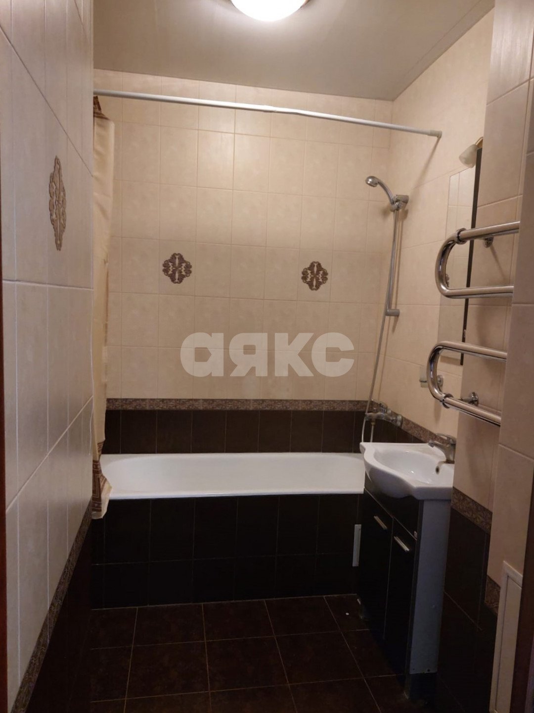 Фото №15: 2-комнатная квартира <span class="whitespace-nowrap">72 м²</span>, <span class="whitespace-nowrap">6/10 эт.</span> - Волгоград, р. Ворошиловский, ул. Баррикадная, 19А