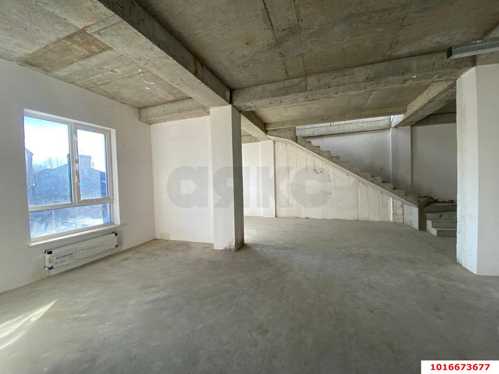 Фото №12: 2-комнатная квартира 195 м² - Краснодар, Центральный внутригородской округ, Западный внутригородской округ, Горогороды, мкр. Центральный, ул. Береговая, 10/3