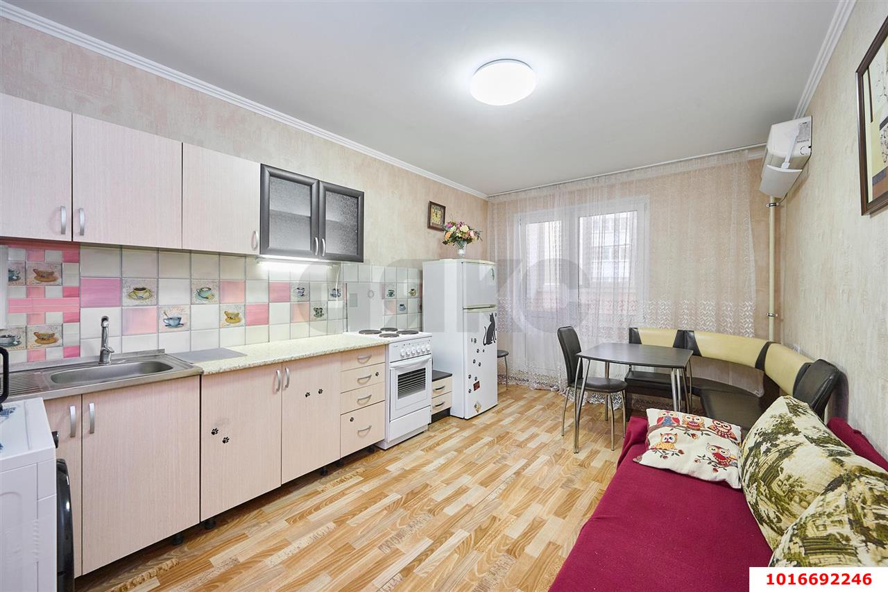 Фото №2: 2-комнатная квартира 60 м² - Краснодар, Карасунский внутригородской округ, ж/м Пашковский, ул. Фадеева, 425/1