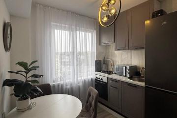 Фото №1: 2-комнатная квартира 42 м² - Краснодар, мкр. Гидростроителей, ул. имени Игнатова, 31