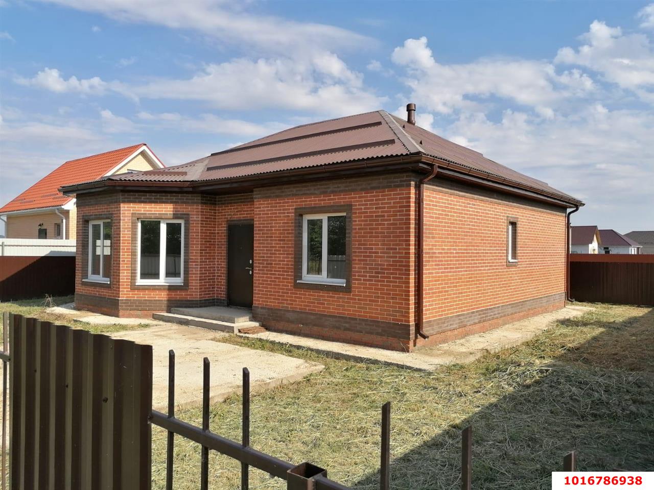 Фото №1: Дом 96 м² + 3.78 сот. - Новотитаровская, п. коттеджный  Новотитаровка, ул. Ягоднинская