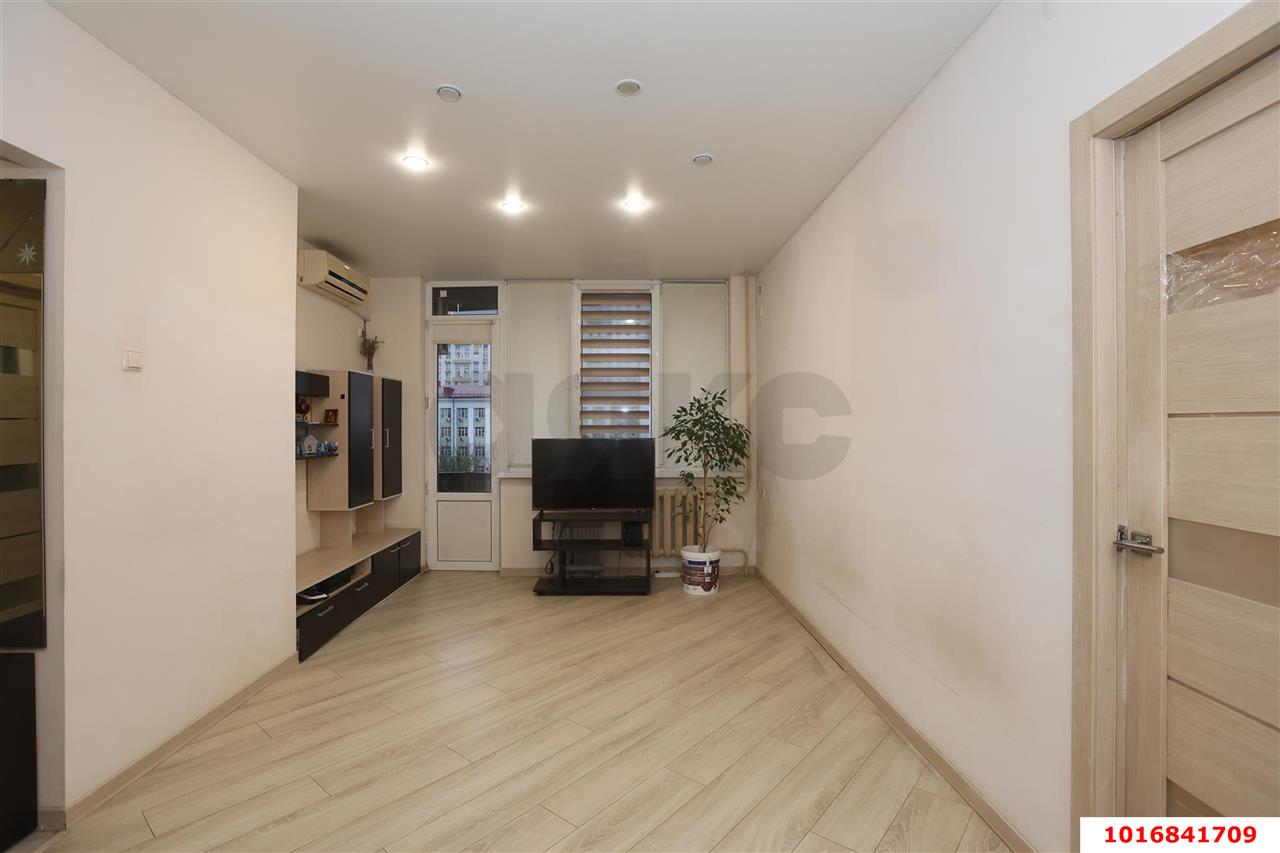 Фото №6: 2-комнатная квартира 60 м² - Краснодар, мкр. Западный внутригородской округ, ул. Красная, 145/1