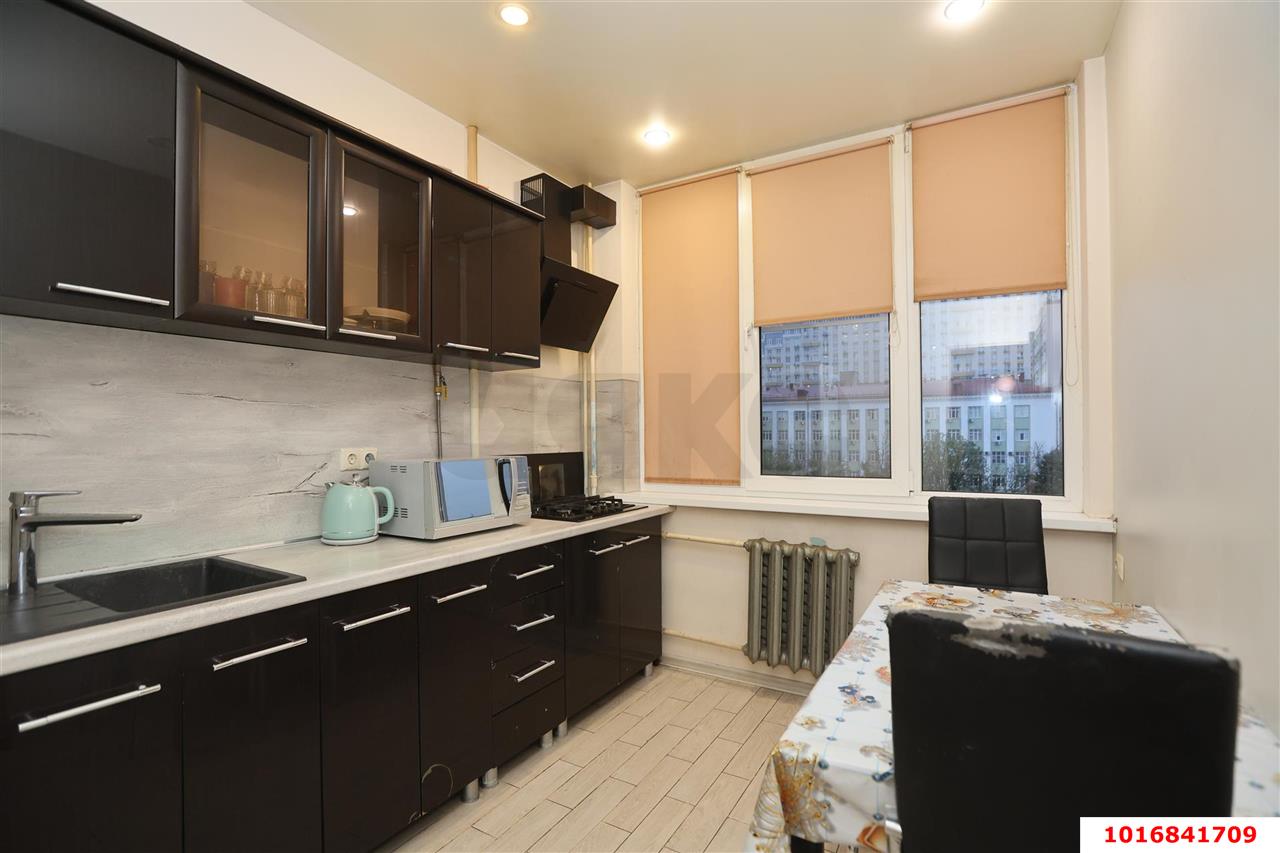 Фото №1: 2-комнатная квартира 60 м² - Краснодар, мкр. Западный внутригородской округ, ул. Красная, 145/1