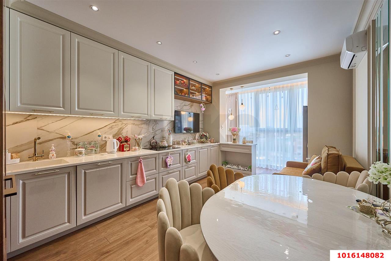 Фото №2: 3-комнатная квартира 95 м² - Краснодар, Центральный внутригородской округ, Табачная Фабрика, мкр. ЖК Все Свои Вип, ул. Колхозная, 5/2к4