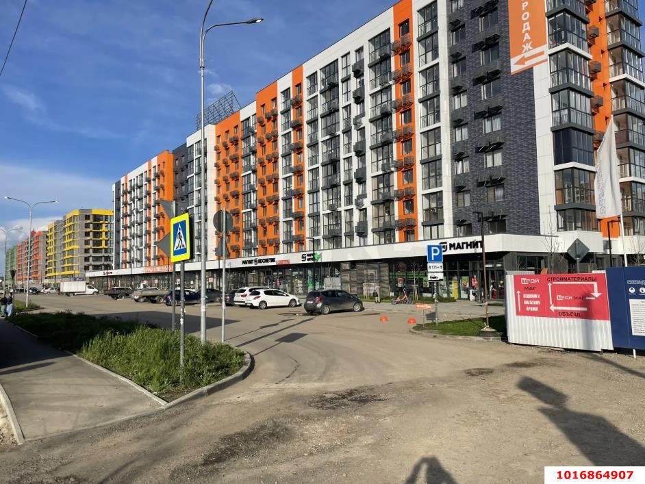 Фото №3: Коммерция 175 м² - Краснодар, жилой комплекс Друзья, мкр. Прикубанский внутригородской округ, ул. имени Б.С. Кудухова, 1