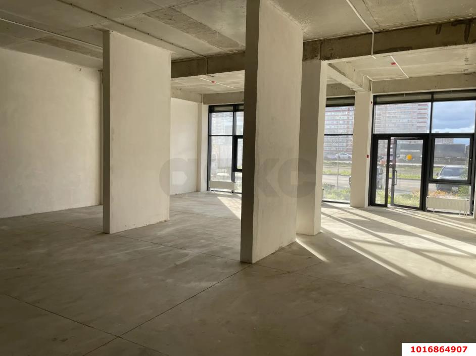 Фото №5: Коммерция 175 м² - Краснодар, жилой комплекс Друзья, мкр. Прикубанский внутригородской округ, ул. имени Б.С. Кудухова, 1