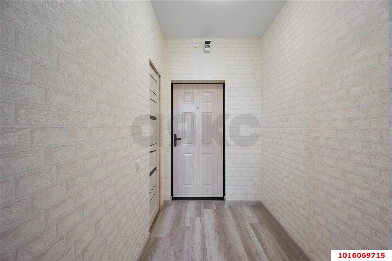 Фото №10: 1-комнатная квартира 33 м² - Краснодар, Прикубанский внутригородской округ, Завод Радиоизмерительных Приборов, мкр. Музыкальный, ул. имени Сергея Есенина, 127/2