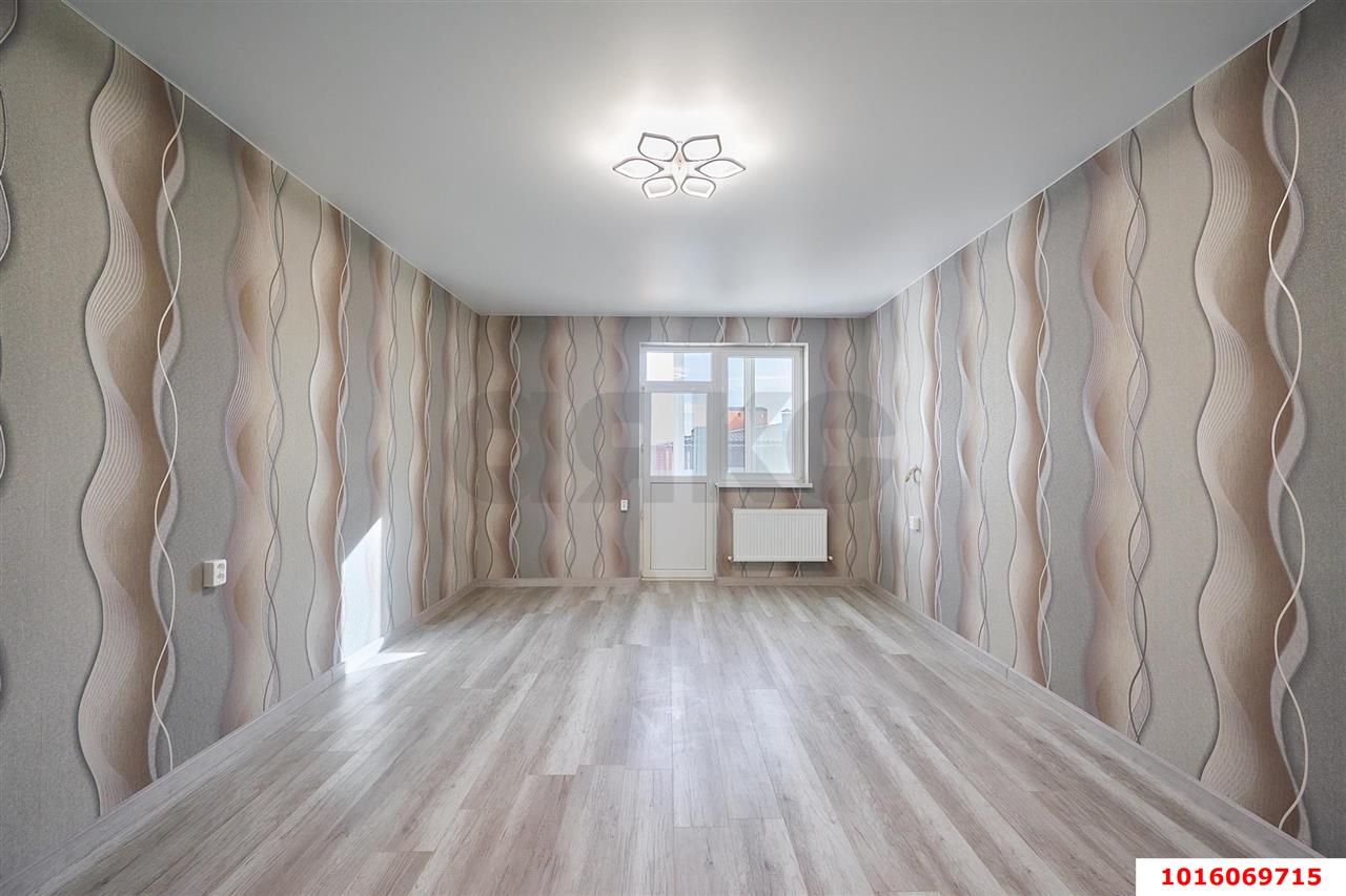 Фото №1: 1-комнатная квартира 33 м² - Краснодар, Прикубанский внутригородской округ, Завод Радиоизмерительных Приборов, мкр. Музыкальный, ул. имени Сергея Есенина, 127/2