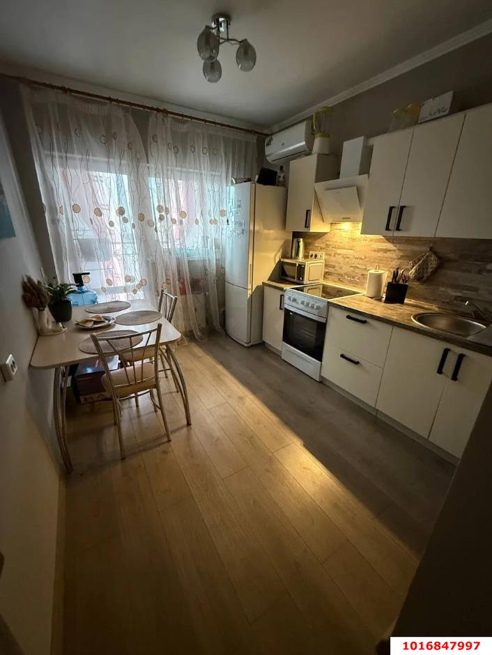 Фото №1: 1-комнатная квартира 38 м² - Краснодар, Прикубанский внутригородской округ, жилой комплекс Кубанский, мкр. Завод Измерительных Приборов, ул. Зиповская, 36