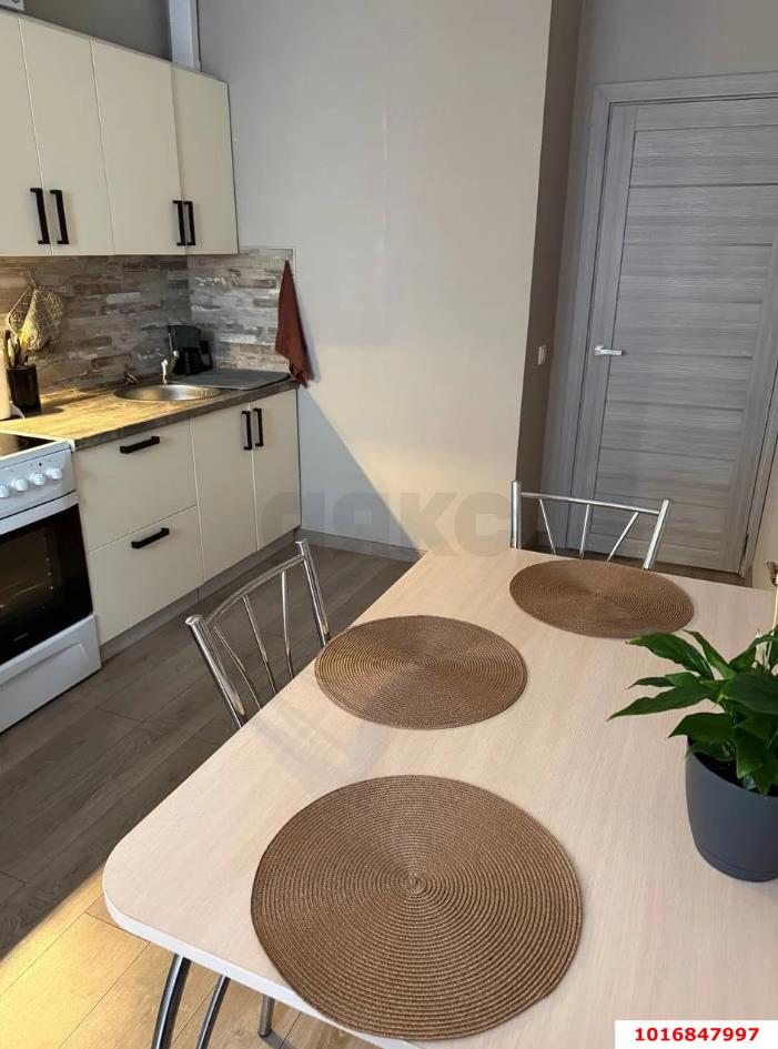 Фото №4: 1-комнатная квартира 38 м² - Краснодар, Прикубанский внутригородской округ, жилой комплекс Кубанский, мкр. Завод Измерительных Приборов, ул. Зиповская, 36