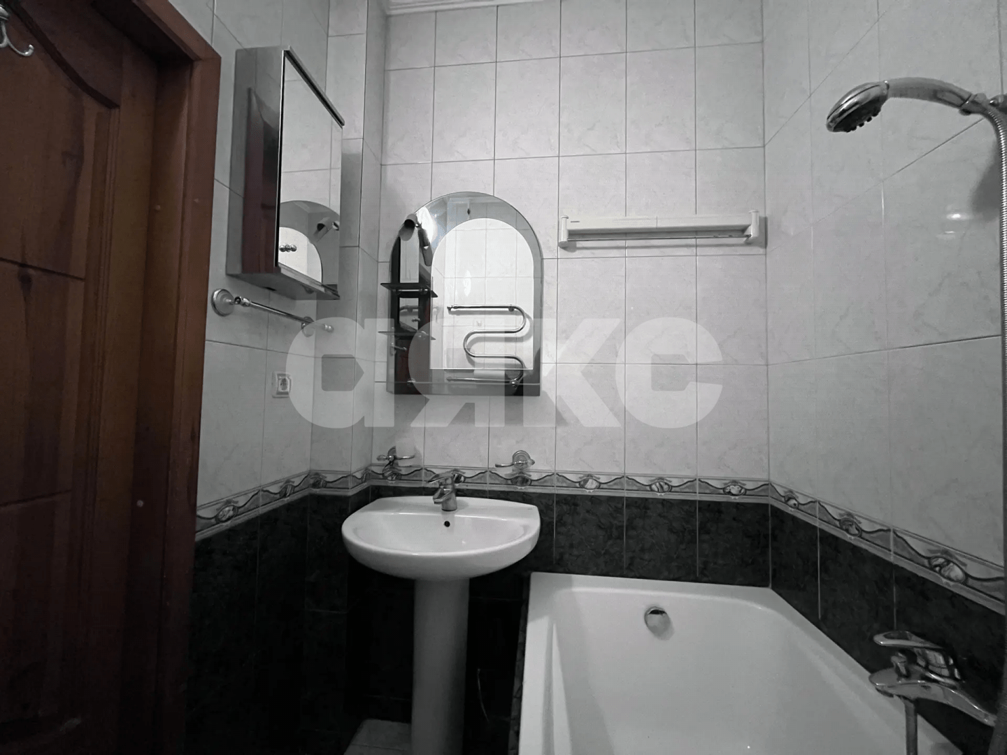 Фото №13: 2-комнатная квартира 53 м² - Донецк, р. Ворошиловский, ул. Университетская, 25