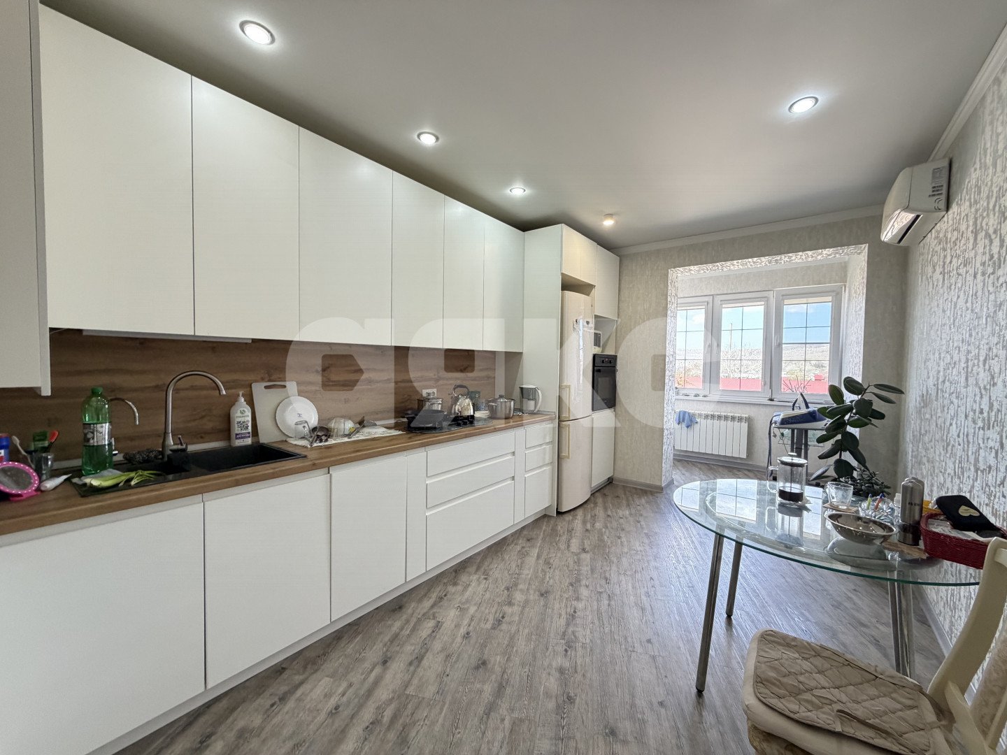 Фото №1: 2-комнатная квартира 65 м² - Горячий Ключ, Курортная Зона, мкр. Курортная Зона, ул. Ленина, 54